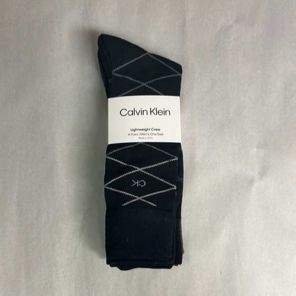 New Calvin Klein Socks 4 Pairs Men’s Lightweight Crew Pattern Casual Preppy Sock - Picture 1 of 13